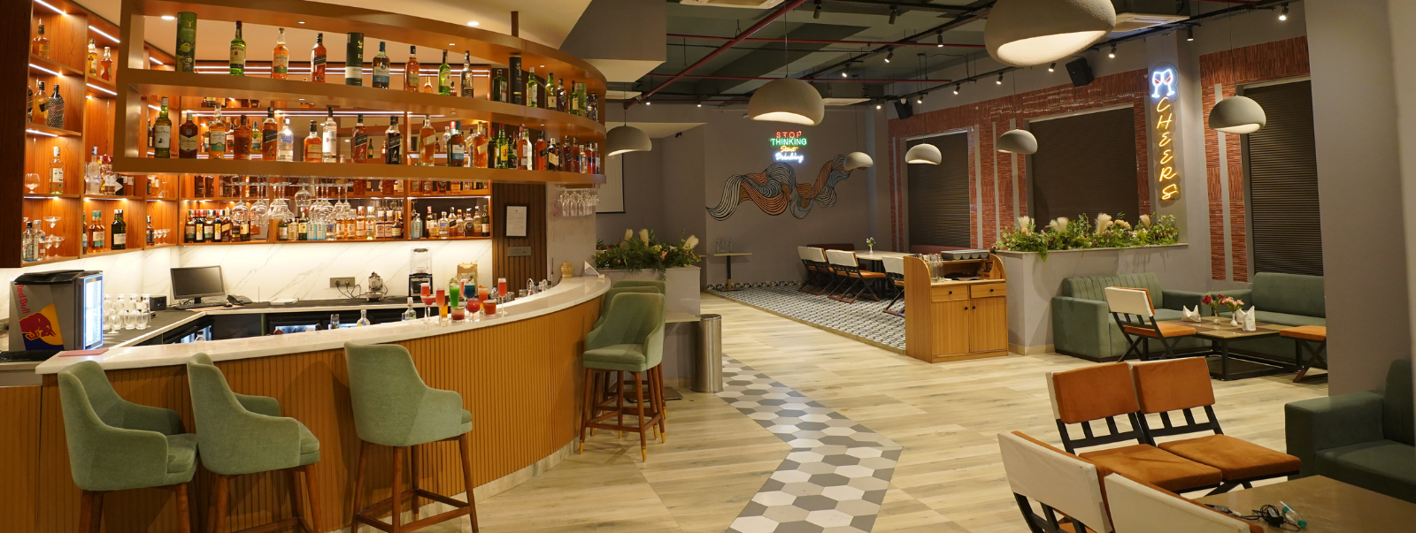 Black Lotus<br>
Lounge & Bar